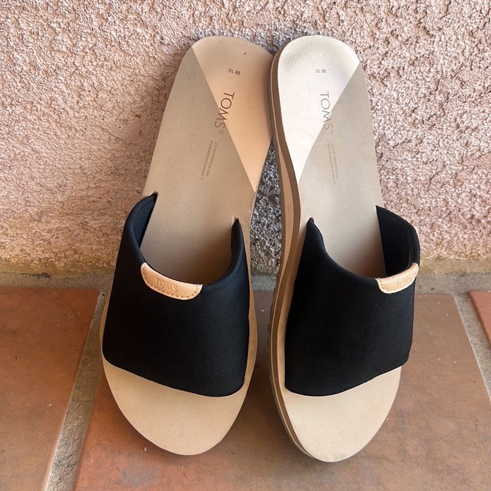 Toms Black and Tan Slide Sandals